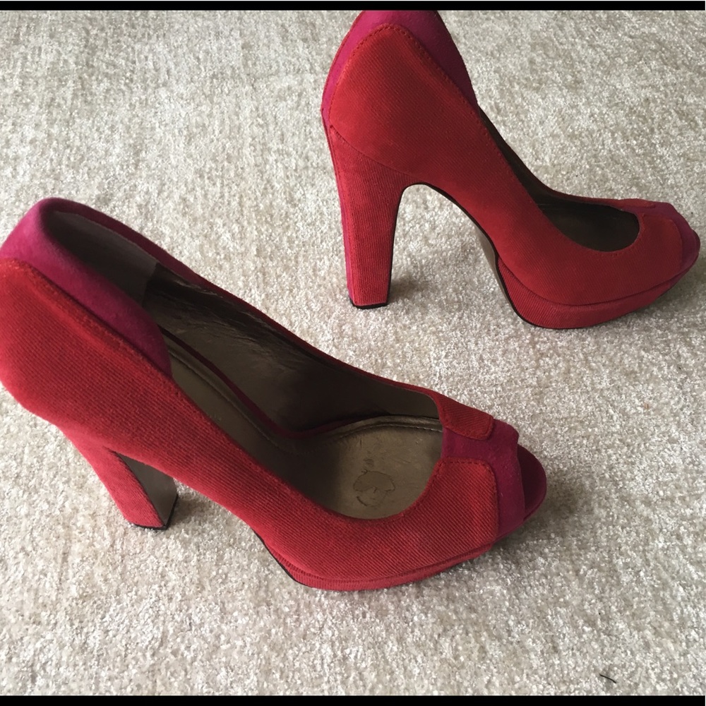 BCBG Red & pink “Jodeci” platform peep toe pumps 9